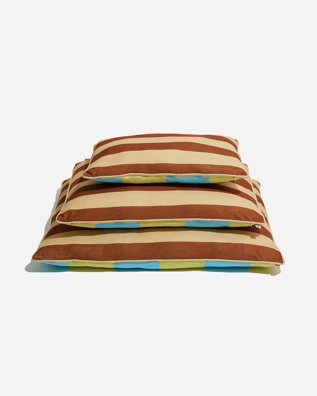 Prynometry Cushion Style Bed Brown
